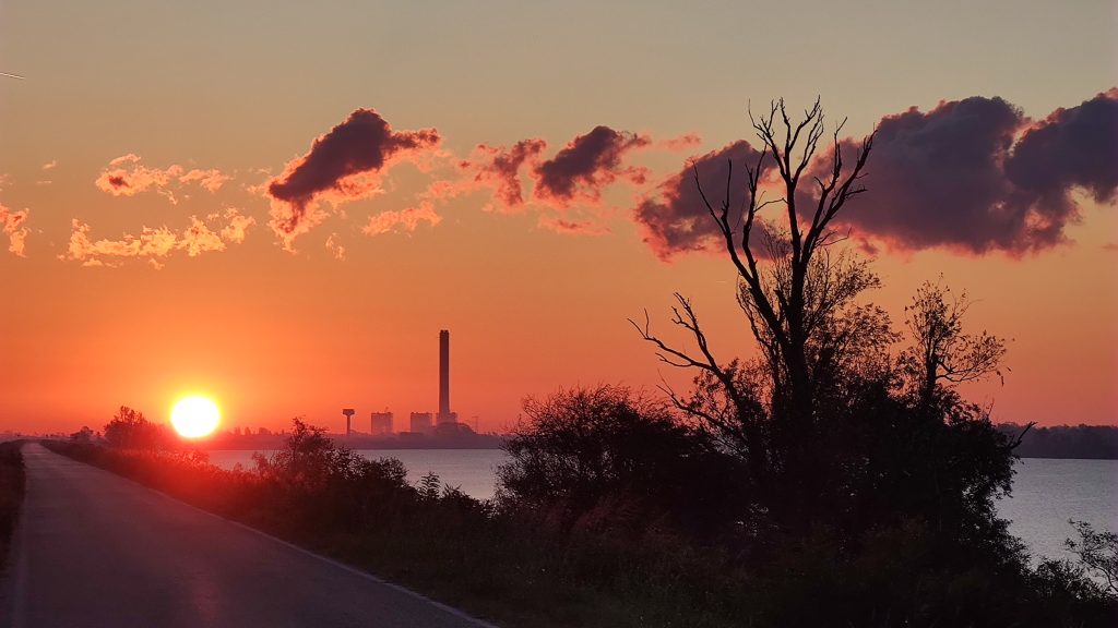Centrale di Polesine Camerini nel paesaggio del Delta del Po